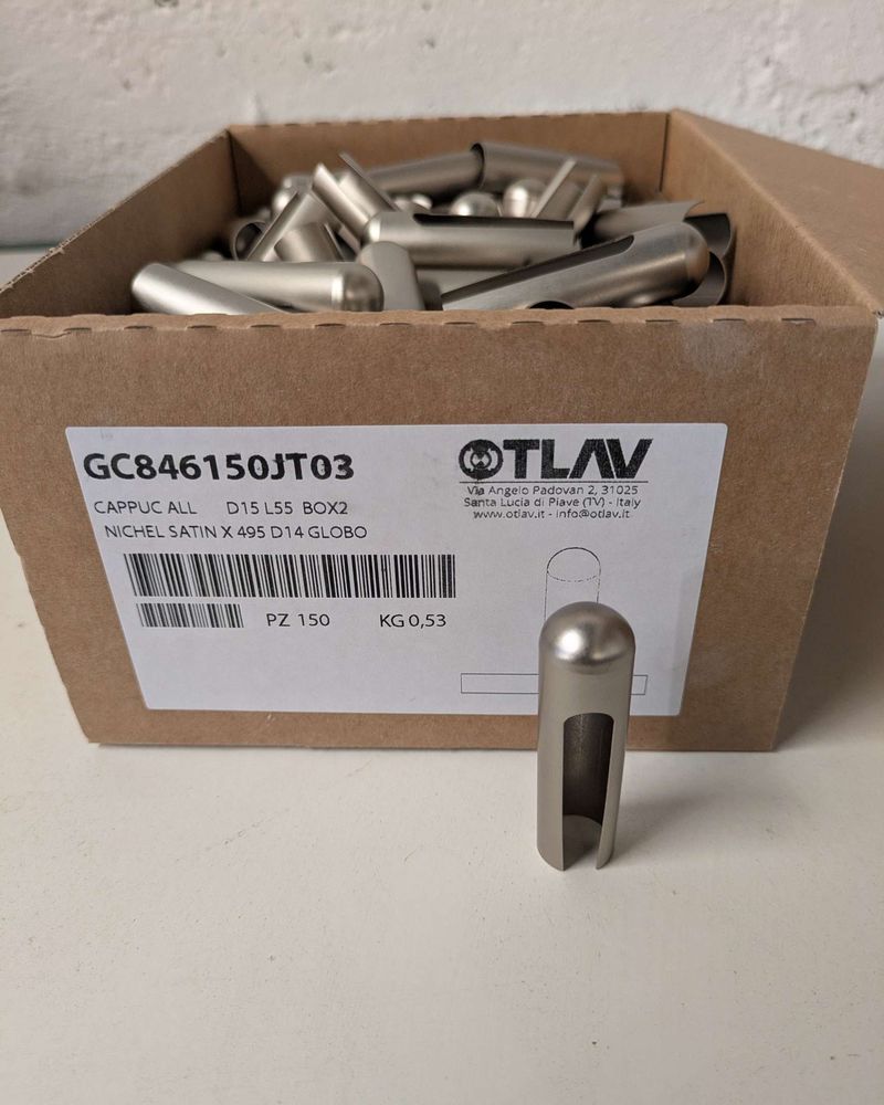 Cache pour Paumelle, Aluminium Nickelé Satiné (GC846150JT03) & Aluminium Nickelé Satiné Bleu (GC846150JA03)